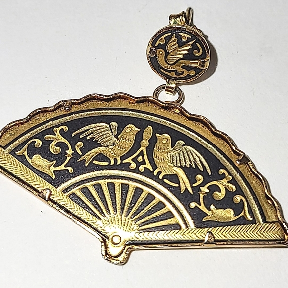 SOLD!!! DAMASCENE FAN SHAPED PIERCED EARRINGS - Picture 2 of 6